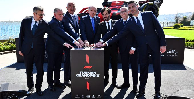 Formula1 Anlaşmaları imzalandı.